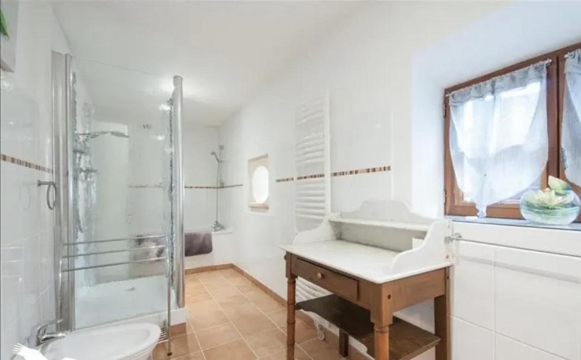 Le Domaine De Camberoux Gite Bressac Ruang foto